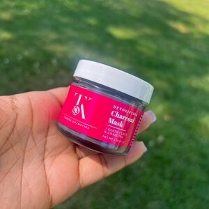 TK Beauty Detoxifying Charcoal Mask